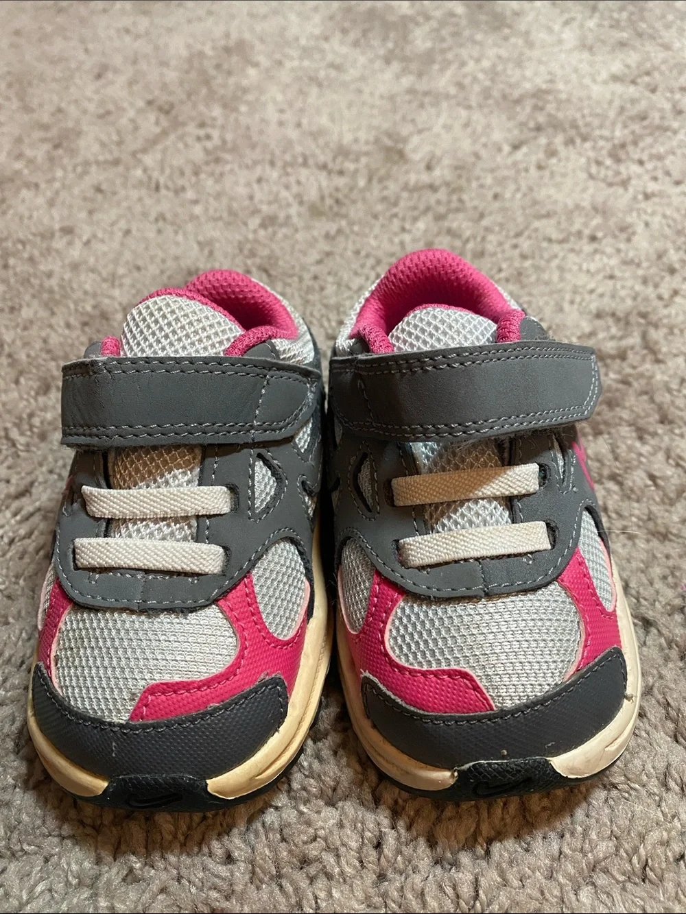 Nike Pillar TECH basketball Toddler Gray and Pink Velcro Sneakers size 4C